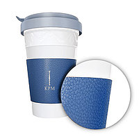 3D model of a cup with detailed view.